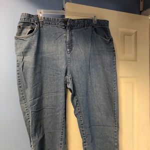 Bill Blass Capri size 20